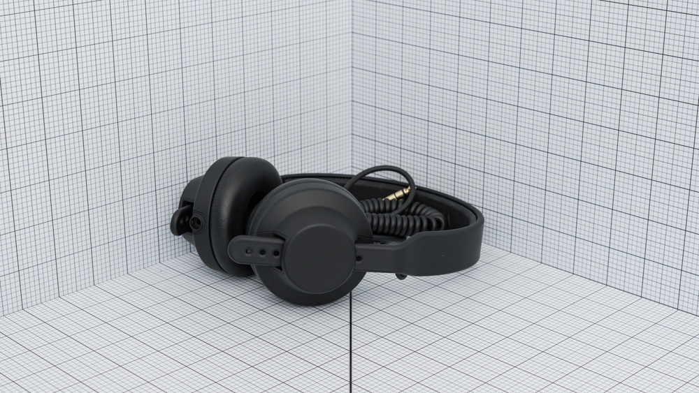 Portability picture of the AIAIAI TMA-2 DJ.
